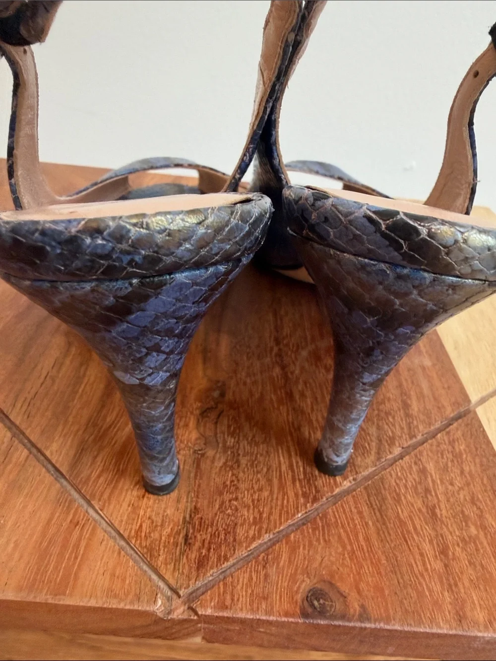Stuart Weitzman Stunning Blue Snakeskin Slingback Peep-Toe Heels, 8
